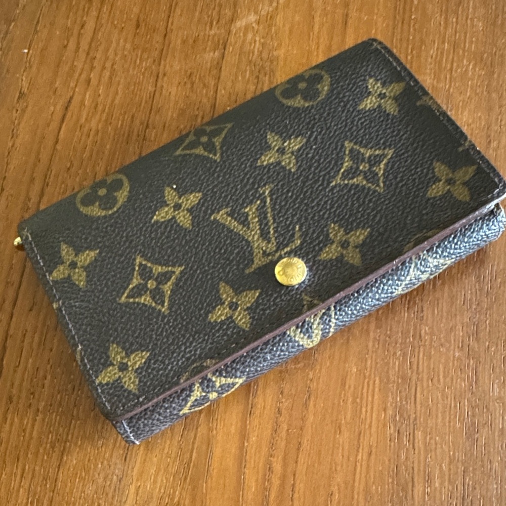 Louis Vuitton Monogram Porte-Monnale Tresor wallet with COA